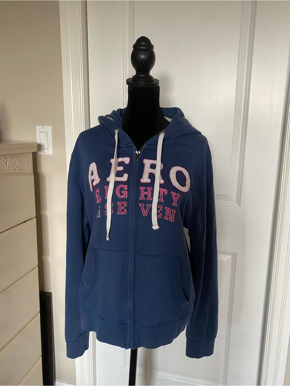 Y2K/2010s Aeropostale Navy Zip Hoodie with Pink & White Logo